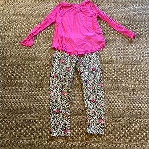 Long sleeve shirt and leggings